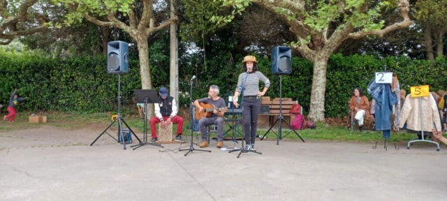 Los Amores del Búho y la Gallina