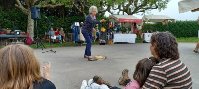 Mary echando un cuentino