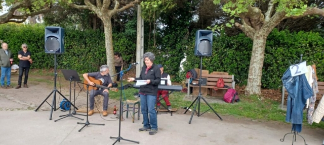 Moni se echa un monólogo